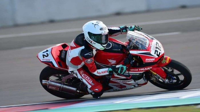 Pada kelas AP250 kali ini, AHRT memberikan kesempatan kepada pebalap terbaik hasil Astra Honda Racing School 2022, Muhamad Kiandra Ramadhipa