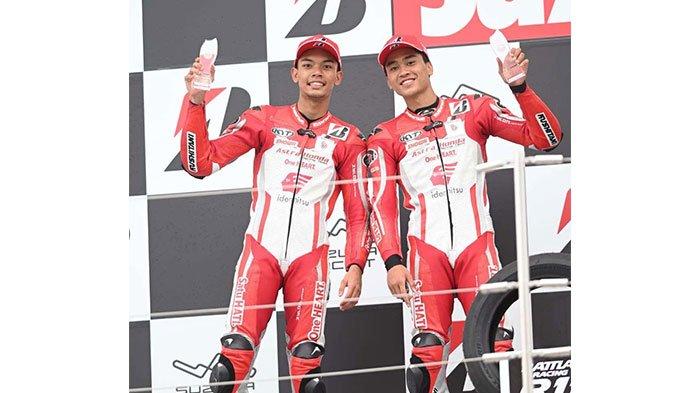 Pebalap binaan PT Astra Honda Motor, Adenanta Putra dan Herjun Atna Firdaus berhasil meraih podium kedua pada ajang balap Suzuka Endurance 4 Hours, di Suzuka Circuit, Jepang (09/07).