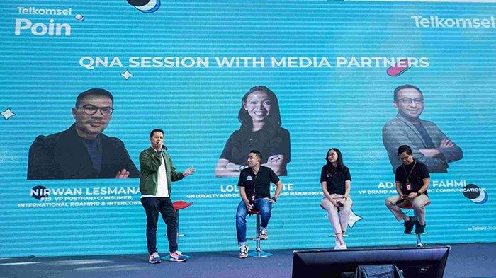 Program Undian Poin Festival 2023 merupakan wujud apresiasi atas kesetiaan pelanggan sekaligus memacu spirit baru untuk meningkatkan optimisme di tahun baru 2024 melalui pemanfaatan inovasi produk dan layanan yang Telkomsel hadirkan.