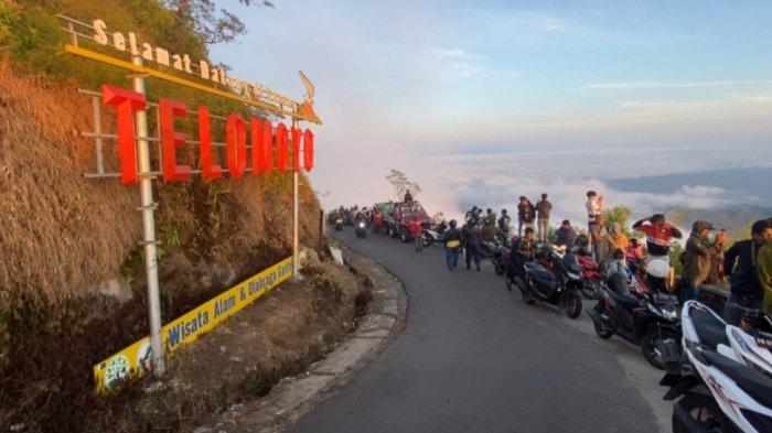 Pemandangan Mewah Sunrise di Puncak Gunung Telomoyo Banyubiru