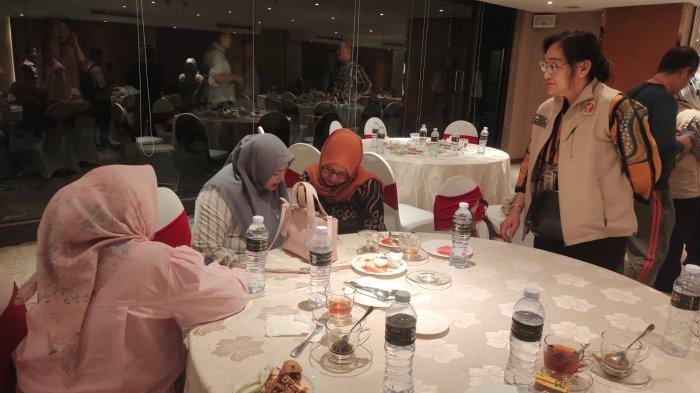 Badan Pengawas Pemilu atau Bawaslu Kota Semarang mendatangi pertemuan kepala desa (kades) se-Jawa Tengah yang digelar di hotel bintang 5 kawasan Semarang Tengah, (23/10/2024) sekira pukul 21.00.