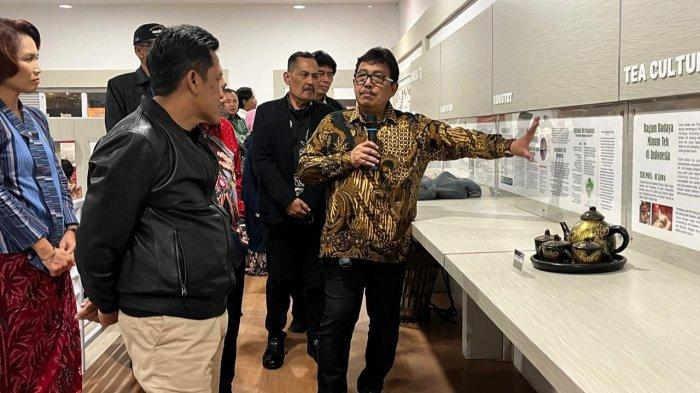 Bupati Wonosobo, Afif Nurhidayat hadir meresmikan Tambi Tea Museum Wonosobo dan melihat langsung koleksi-koleksi yang ada di museum, Senin (9/9/2024).