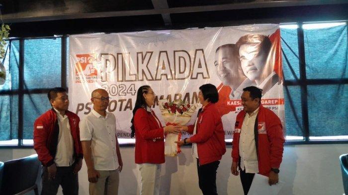 Pengusaha Kota Semarang, yang juga tokoh Tionghoa, Dewi Susilo Budiharjo maju Pilwakot Semarang dengan mendaftar ke Partai Solidaritas Indonesia (PSI) Kota Semarang dan Partai Gerindra Kota Semarang sebagai calon wakil wali kota, Rabu (15/5/2024).