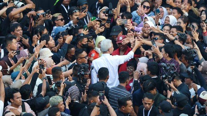 Ganjar Pranowo saat berpamitan dengan warga pada acara bertajuk 'Terimakasih Jawa Tengah' di kompleks Kantor Gubernur Jawa Tengah, Jalan Pahlawan, Kota Semarang, Selasa 5 September 2023.