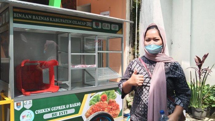 Baznas Bantu 396 Warga Cilacap Dengan Dana dan Gerobak Usaha