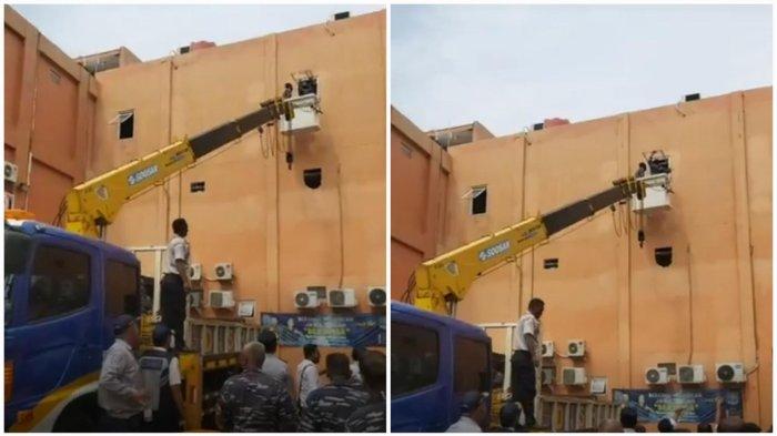 Petugas melakukan evakuasi terhadap beberapa orang di Karaoke Orange Kota Tegal yang mengalami kebakaran pada Senin (15/1/2024) sekitar pukul 09.00 WIB.