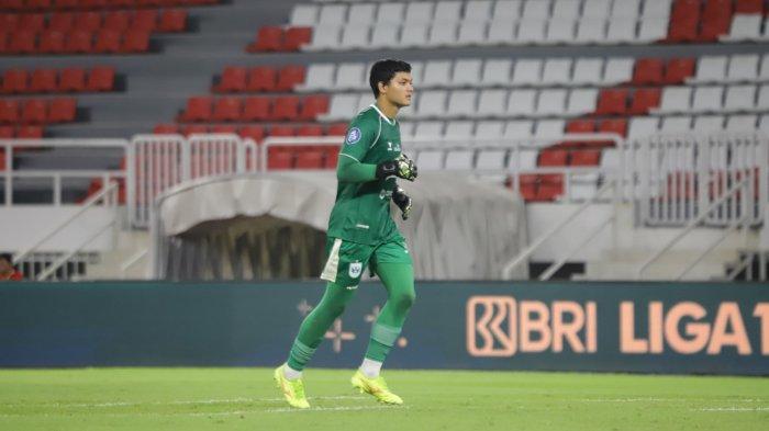 ABSEN LAGA - Kiper PSIS Semarang, Adi Satryo saat laga melawan Dewa United. Ia harus absen di beberapa laga karena mengalami cedera. Ist/ Dok PSIS