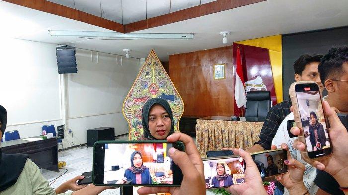 Kordiv Sosialisasi Pendidikan Pemilih KPU Provinsi Jateng, Akmaliyah saat ditemui awak media di KPU Provinsi Jateng beberapa waktu lalu.