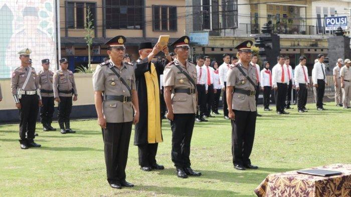 Upacara serah terima jabatan dan pelantikan sejumlah pejabat Polres Wonosobo berlangsung di halaman Mapolres setempat, Rabu (3/4/2024).