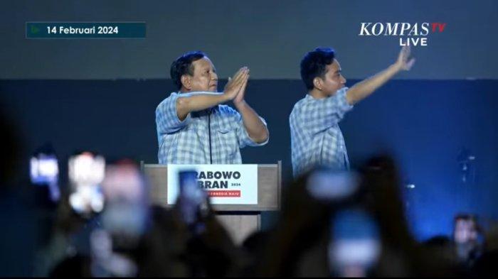 Pasangan calon presiden dan wakil presiden Prabowo Subianto dan Gibran Rakabuming Raka menyapa para pendukung saat Pidato Kemenangan Pilpres 2024 di Istora Senayan Jakarta, Rabu (14/2/2024).
