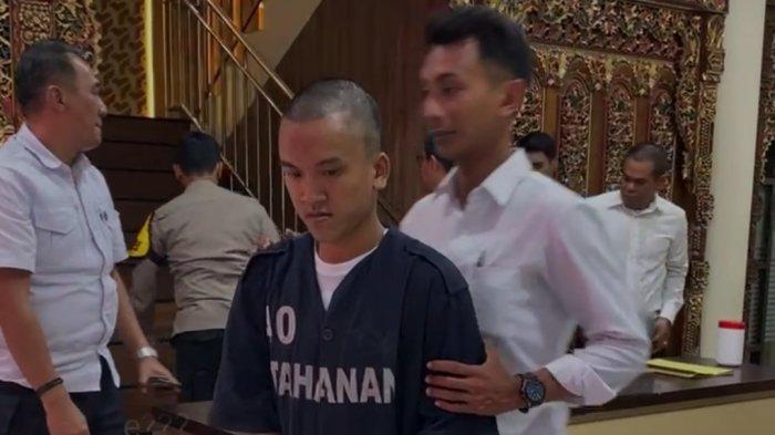 Sosok Muhammad Alfarel Lazuardi (22) tersangka pelecehan seksual begal payudara yang menyasar para pelajar SMP di Kota Semarang.