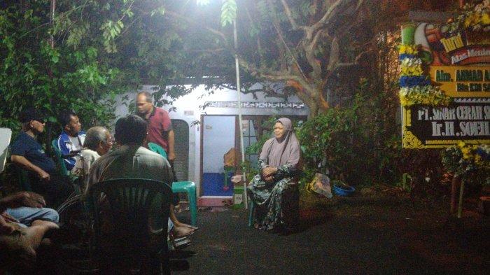 Suasana rumah duka Wota JKT 48 di Merbau Raya Kelurahan Padangsari, Kecamatan Banyumanik, Semarang, Jawa Tengah.