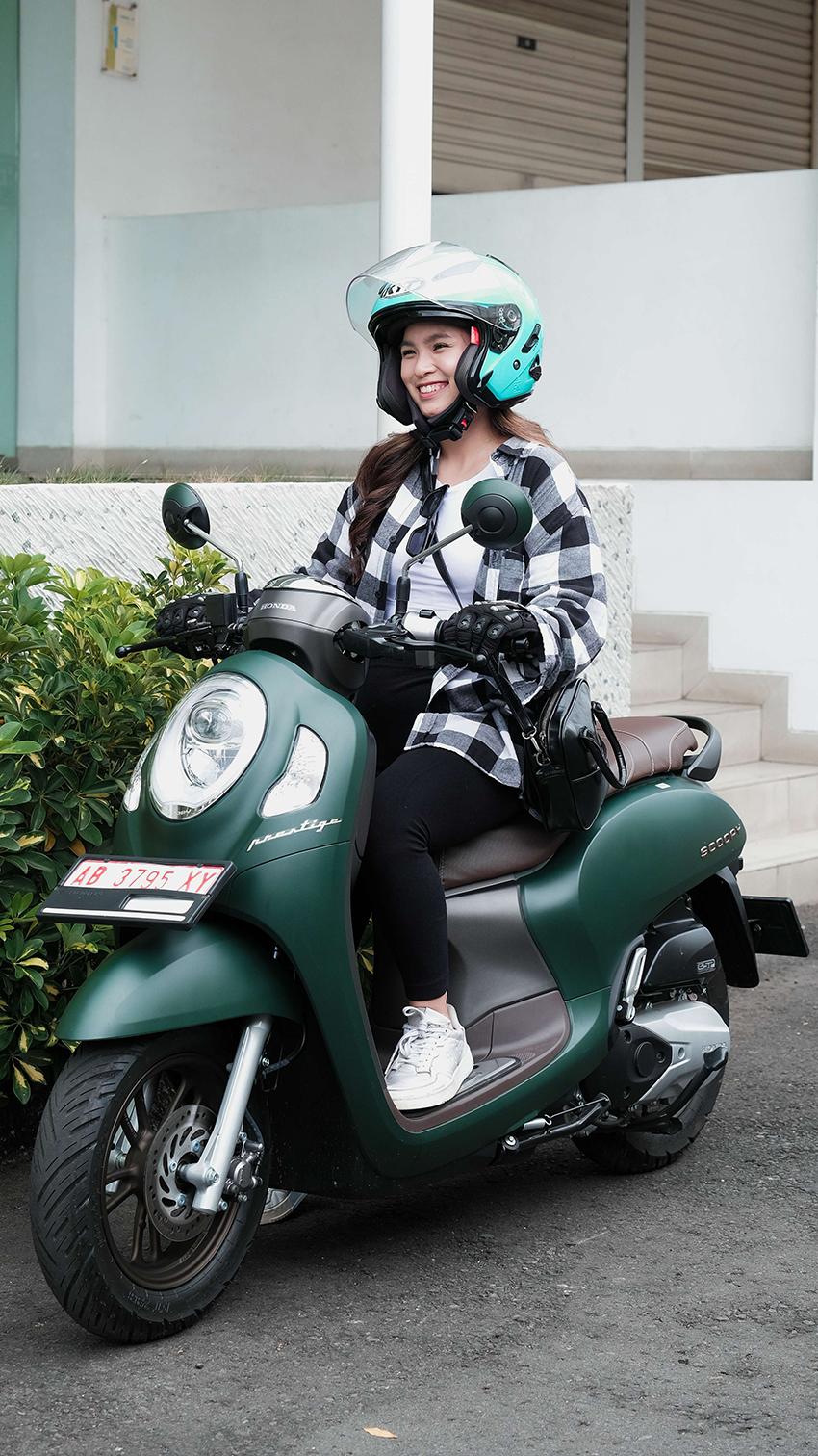 Tips #Cari_Aman Saat Naik Sepeda Motor Bagi Perempuan Ala Honda Istimewa
