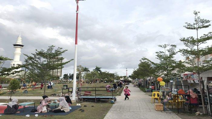 Suasana di Taman Cipta Grand City, Tanjung Uncang, Batam. Lokasi ini bisa jadi alternatif destinasi wisata Batam.