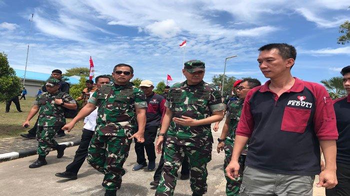 Potret KSAD Jenderal TNI Maruli Simanjuntak saat mendatangi RSKI Galang Batam, Kamis (8/8/2024)