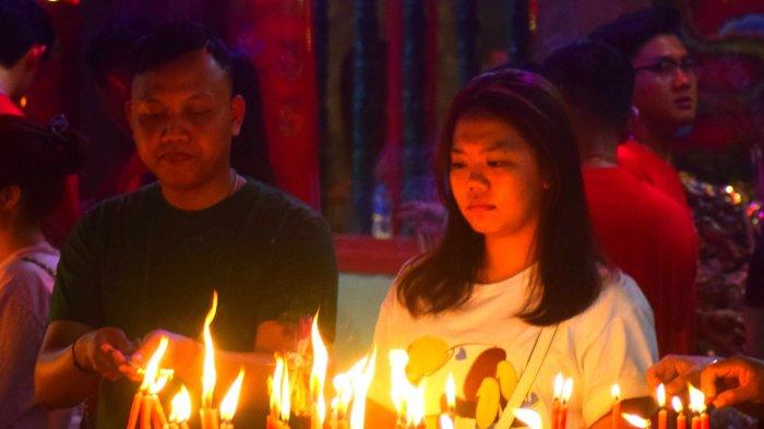 Suasana malam Imlek 2575 di Vihara Budhi Bhakti Kota Batam pada malam imlek, Jumat (9/2/2024)