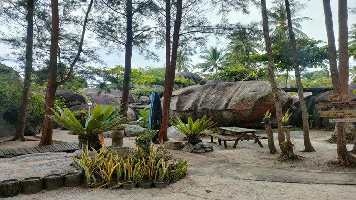 Jalan menuju homestay di kawasan wisata Alif Stone Park Natuna