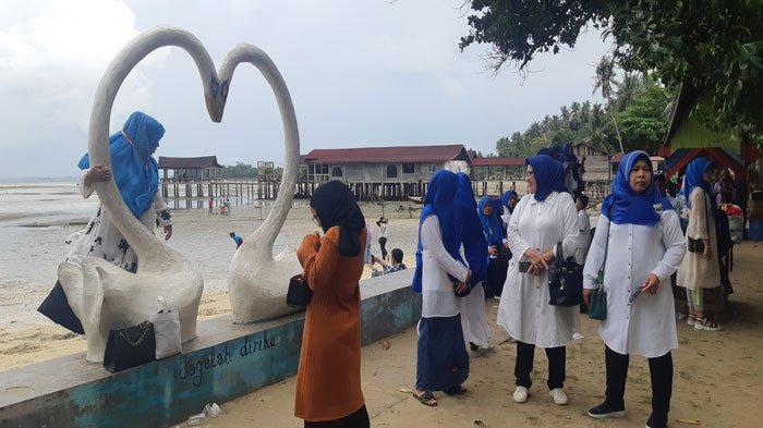 Pantai Lagorap di Nongsa Batam bisa menjadi pilihan untuk lokasi berlibur murah.