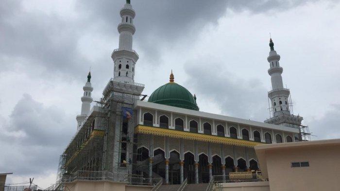 Masjid Agung Baitul Ma'mur Anambas.