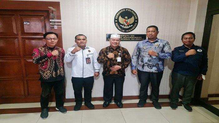 Perwakilan Pemkab Natuna seusai audiensi dengan beberapa kementerian dan pihak terkait untuk meningkatkan layanan jaringan telekomunikasi dan akses internet di wilayah Kabupaten Natuna, di Jakarta, Rabu (15/11/2023) kemarin.