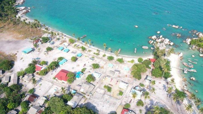 PULAU BERHALA - Potret Pulau Berhala, Kelurahan Berlian, Kecamatan Singkep Selatan, Kabupaten Lingga, Provinsi Kepri diambil dari udara. Warga Pulau Berhala keluhkan sinyal komunikasi saat Musrenbang, Selasa (16/1/2024)
