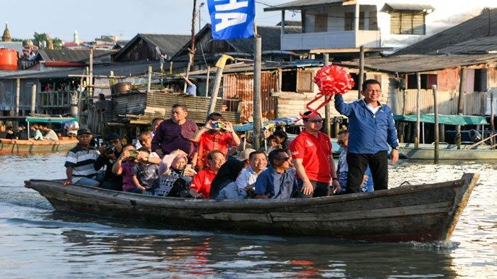 Gubernur Kepri Ansar Ahmad saat kegiatan lomba perahu naga atau dragon boat di Tanjungpinang, Senin (17/6/2024)