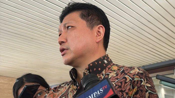 Komisaris Utama Sritex Iwan S. Lukminto usai melakukan pertemuan dengan Menteri Perindustrian Agus Gumiwang di kantor Kementerian Perindustrian Jakarta, Senin (28/10/2024). (Elsa catriana/Kompas.com)