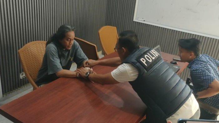 Fakta Baru Insiden Berdarah Abdul Rozak Bacok Istri Dan Selingkuhan Fakta Baru Insiden Berdarah Abdul Rozak Bacok Istri Dan Selingkuhan