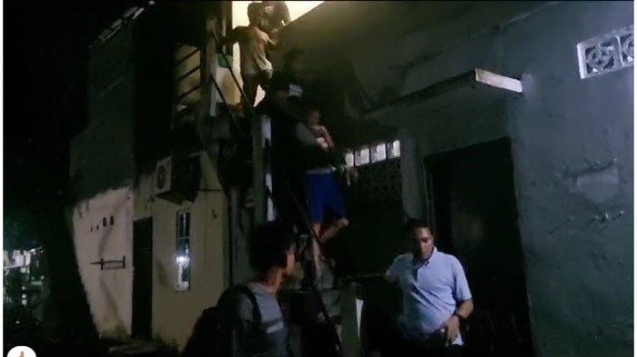 PENJAMBRET DITANGKAP - Polisi tangkap penjambret yang beraksi di Simpang Lampu Merah Masjid Raya Batam, Minggu (24/12/2023) lalu. Pelaku ditangkap di kawasan Batam Kota