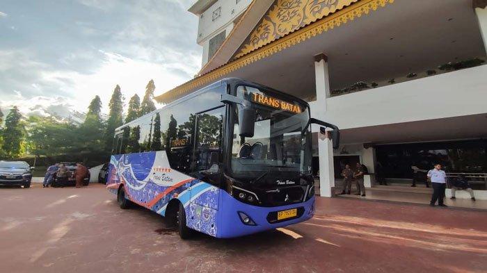BUS TRANS BATAM - Bus Trans Batam punya wajah baru seiring dengan diluncurkannya 20 unit armada baru, Jumat (29/12/2023).