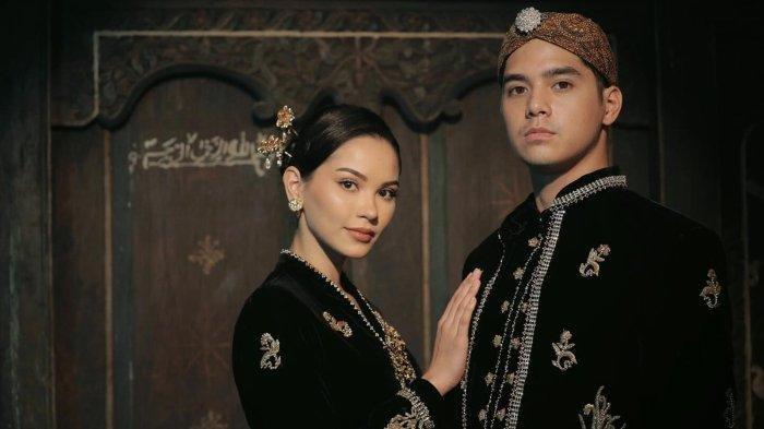 SAH MENIKAH - Al Ghazali dan Alyssa Daguise. Al Ghazali, resmi mempersunting kekasih hatinya, Alyssa Daguise pada Senin (16/6/2025). Sah, akhirnya keduanya jadi suami istri.