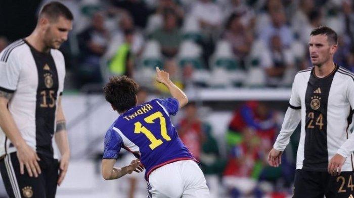 Jepang Menang - Pemain Timnas Jepang Ao Tanaka (17) selebrasi setelah mencetak gol dalam laga uji coba melawan Jerman di Volkswagen Arena, Wolfsburg, Sabtu (9/9/2023). Jepang 4-1 atas Jerman pada pertandingan ini.