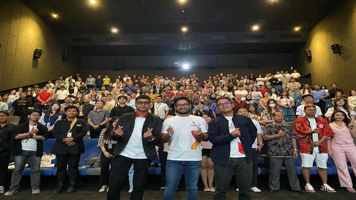 Foto bersama usai Pre Sales AURA Modern Warehouse di CGV Park Avenue, Batam Center pada Jumat (11/10/2024)