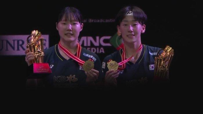Baek Ha Na/Lee So Hee [2/Korea Selatan] juara Indonesia Open 2024 setelah mengalahkan Chen Qing Chen/Jia Yi Fan [1/China] 21-17, 21-13, Minggu (9/6/2024)