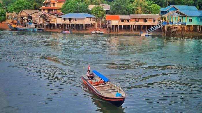 Suasana Kampung Bulang Lintang, ibu kota Kecamatan Bulang, Kota Batam.