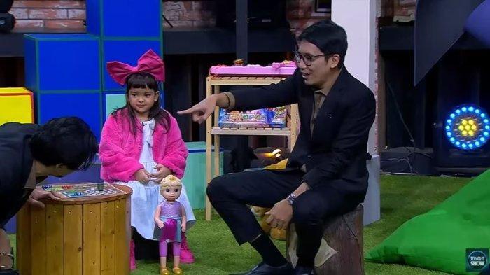 Desta Sebut Vincent Norak Ketika Pandangi Boneka Mazaya yang bisa