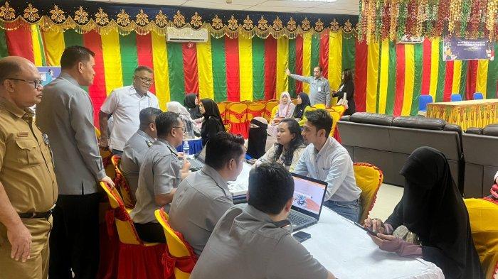 Pemerintah Kota Batam melalui Dinas Kebudayaan dan Pariwisata (Disbudpar) bekerja sama dengan Kementerian Hukum (Kemenkum) Kantor Wilayah Kepulauan Riau sukses menggelar kegiatan bertajuk “Pentingnya Pendaftaran Kekayaan Intelektual” sebanyak 100 pelaku ekraf pariwisata dan Budaya Kota Batam,  Selasa, 15 Juli 2025, berkumpul di Gedung Lembaga Adat Melayu (LAM) Kota Batam