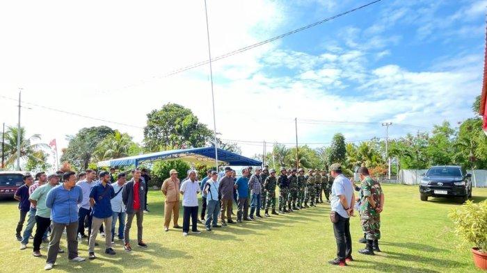 Tim sosialisasi dan verifikasi Pengembangan Rempang Eco-City saat sedan melaksanakan apel persiapan