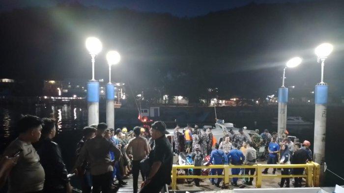 INSIDEN DI LAUT ANAMBAS - Evakuasi penumpang selamat insiden kapal pompong karam di perairan Kabupaten Kepulauan Anambas, Provinsi Kepulauan Riau (Kepri), Jumat (26/7/2024) petang.