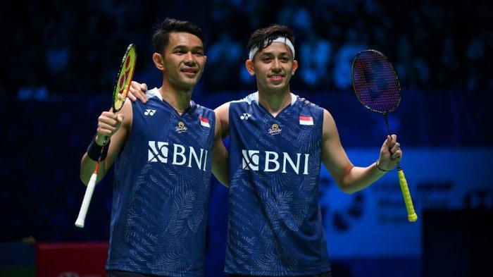 Ganda Putrai Indonesia Fajar Alfian/Muhammad Rian Ardianto saat tampil sebagai juara All England 2023 dengan mengalahkan Mohammad Ahsan/Hendra Setiawan di final, 19 Maret 2023.