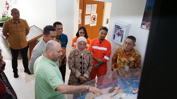 Gubernur Kepri Ansar Ahmad mendampingi Menteri Tenaga Kerja RI Ida Fauziyah dalam kunkernya ke Kepri juga meresmikan Satpel Balai Latihan Kerja (BLK) Karimun, Kamis (11/7)