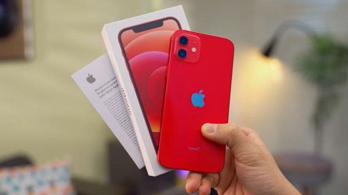 Ilustrasi iPhone 12 red