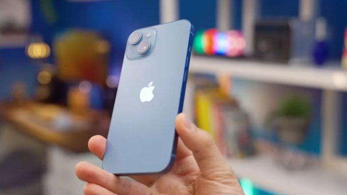 Ilustrasi iPhone 14 dari desain belakang.