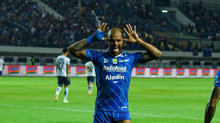 Usai mencetak hattrick pertamanya untuk Persib Bandung, David Da Silva makin pede untuk menghadapi laga.