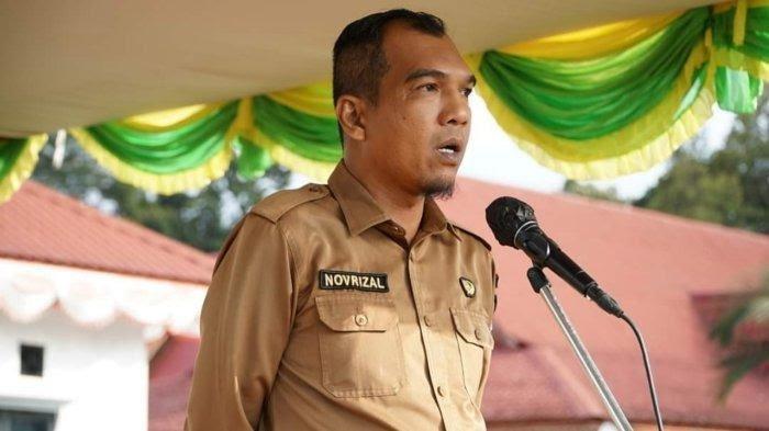 Kadis-PUPR-Lingga-Novrizal-soal-peningkatan-jalan-zslvzsdv.jpg