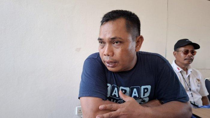 Lurah Sei Binti, Jamil saat ditemui usai pertemuan dengan warga korban penipuan kavling bodong di kantor kelurahan Sei Binti, Sagulung, Kota Batam pada Minggu (6/7/2025)