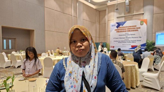 UMKM DI BATAM - Pelaku UMKM di Batam, Mardiana saat ditemui Tribun Batam usai hadiri penandatanganan MOU, kerjasama antara Pemko Batam dan Bank BTN di Harris Hotel Batam Center, Senin (23/6/2025)