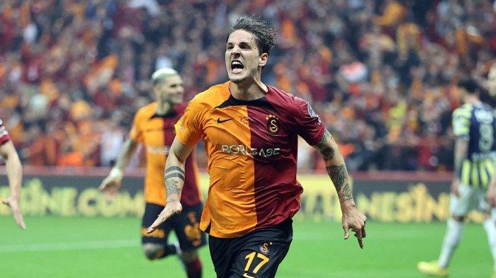 Nicolo Zaniolo selebrasi setelah cetak gol saat pertandingan Galatasaray vs Fenerbahce di Liga Turkiye, Minggu (4/6/2023)