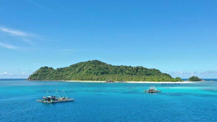 Keindahan dan bentuk Pulau Senua dari kejauhan.