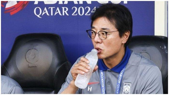 Pelatih Timnas U-23 Korea Selatan, Hwang Sun-hong.